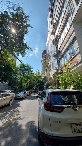 "Bán nhà Đầm Trấu, Hai Bà Trưng 55m, 7 tầng, mt 5.2m. Giá: 32.3 tỷ