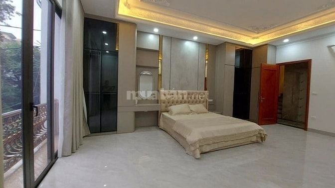 "Bán nhà Đầm Trấu, Hai Bà Trưng 55m, 7 tầng, mt 5.2m. Giá: 32.3 tỷ