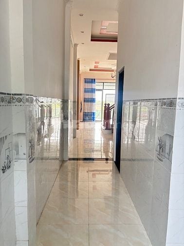 Cần bán nhà 1 trệt-1 lầu phong cách hiện đại. Ấp 5 Phước Vân-cần đước