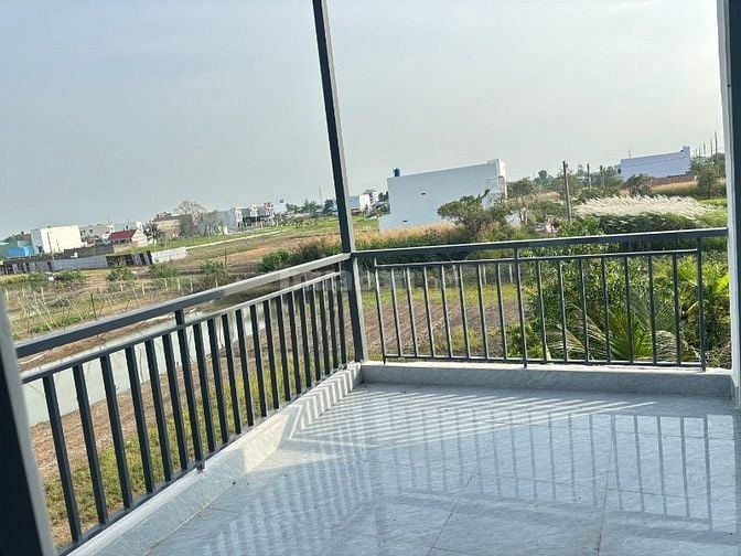 Cần bán nhà 1 trệt-1 lầu phong cách hiện đại. Ấp 5 Phước Vân-cần đước