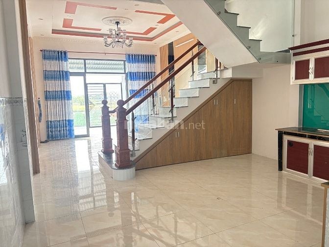 Cần bán nhà 1 trệt-1 lầu phong cách hiện đại. Ấp 5 Phước Vân-cần đước