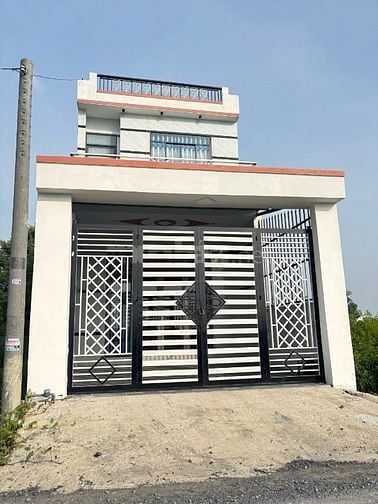 Cần bán nhà 1 trệt-1 lầu phong cách hiện đại. Ấp 5 Phước Vân-cần đước