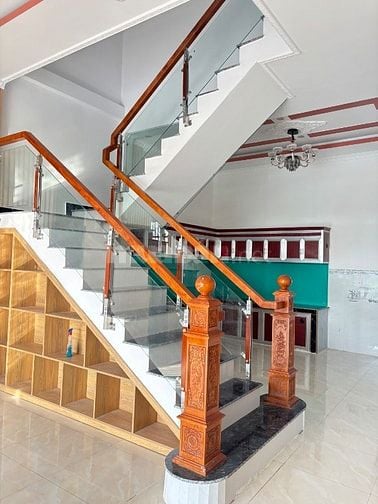 Cần bán nhà 1 trệt-1 lầu phong cách hiện đại. Ấp 5 Phước Vân-cần đước