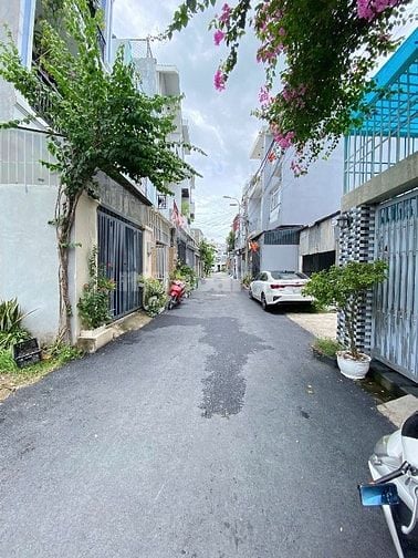 Bán gấp lô đất hẻm xe hơi đường 12 Trường Thọ.DT 88.4m2 SHR, giá 6.4tỷ