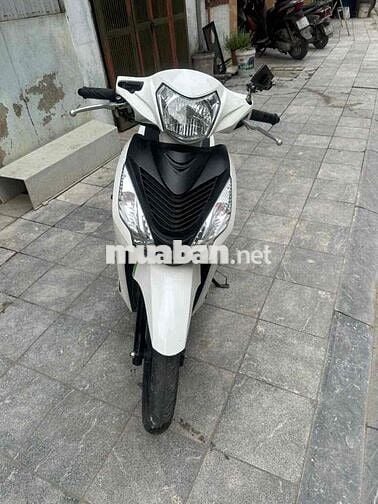 xe vision. bản đặc biệt màu trắng. biển tỉnh