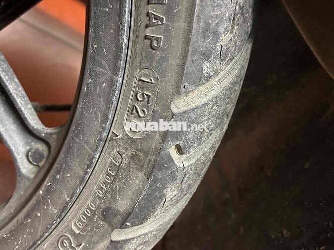 xe vision. bản đặc biệt màu trắng. biển tỉnh