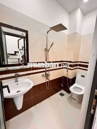 NHÀ TIỆN KINH DOANH MỚI ĐẸP SANG 5X23 ĐƯỜNG HƯƠNG LỘ11. H BÌNH CHÁNH.