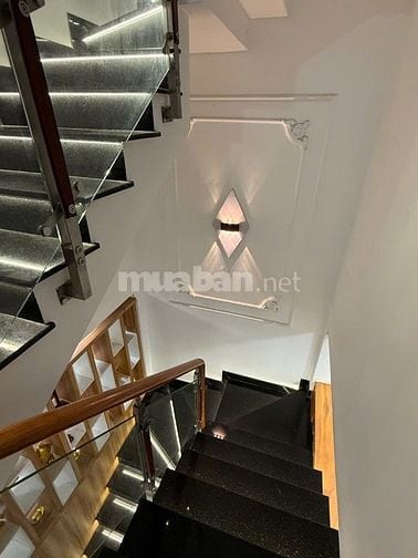 BÁN NHÀ LIỀN KỀ  KHU TRUNG TÂM HÀNH CHÍNH P5Q8