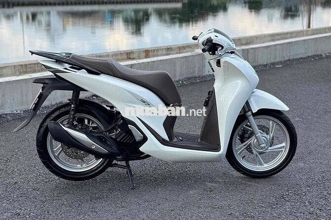Honda SH 160i ABS 2023 Trắng 8000 km
