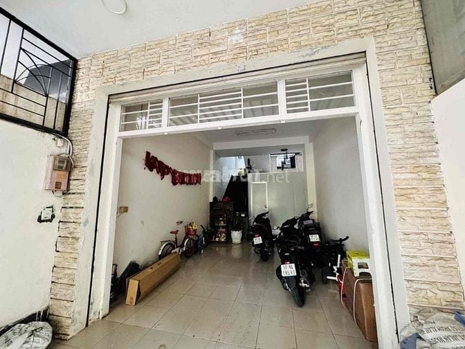 Cho thuê nhà đường số 43 phường Tân Phong Quận 7. Gần Nguyễn thị Thập,