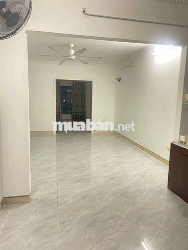 Cho thuê CH CT4 Mỹ Đình Sông Đà 135m2 4PN 3VS đồ cơ bản giá 17tr/th