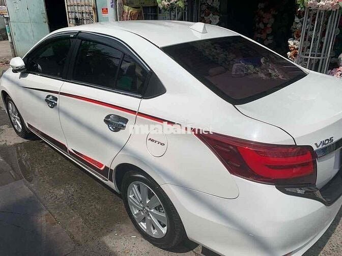 Toyota Vios Trắng 5 chỗ Tự động