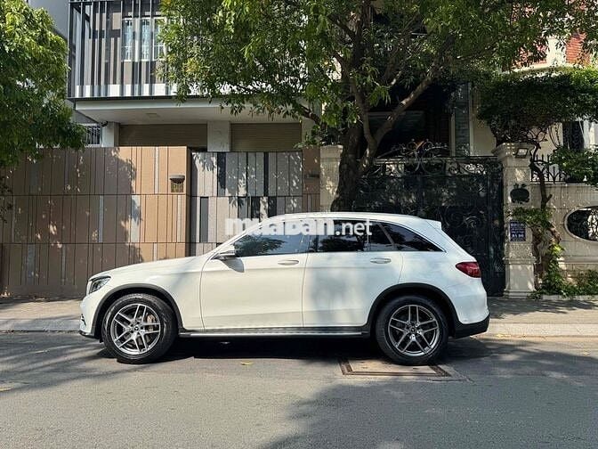 Mercedes Benz GLC 300 4MATIC 2019 - 43.500 milies