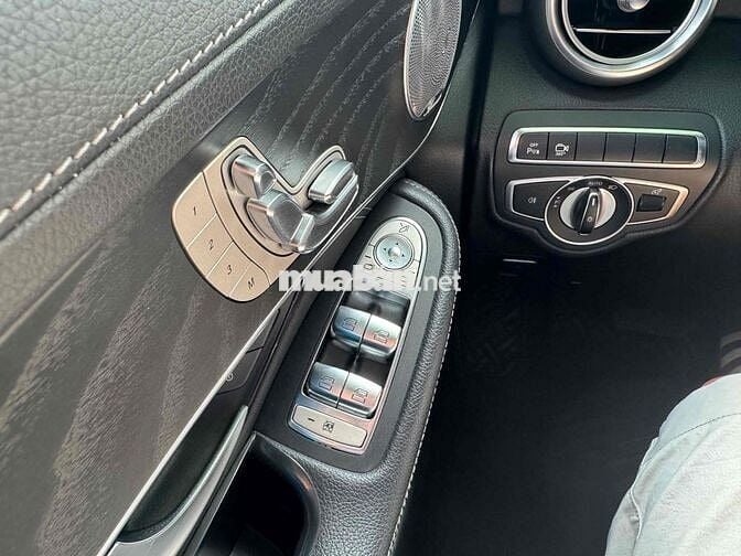 Mercedes Benz GLC 300 4MATIC 2019 - 43.500 milies