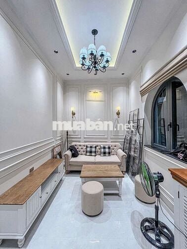 Nhà Đẹp Phong Cách Tây Âu Hẻm Hùng Vương