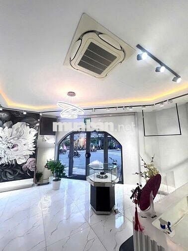 Cho Thuê Mặt Bằng Góc 2MT Đường Võ Văn Tần, Quận 3 ( KD TỰ DO )