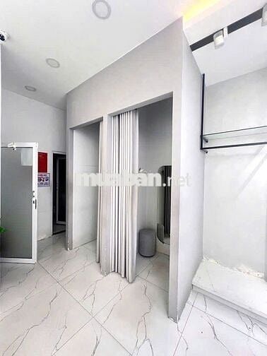 Cho Thuê Mặt Bằng Góc 2MT Đường Võ Văn Tần, Quận 3 ( KD TỰ DO )