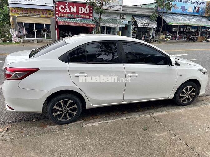 cần bán Toyota Vios 2015 số sàn đang sử dụng