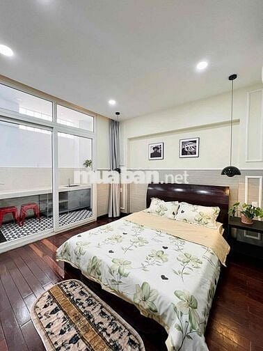 CHO THUÊ CHDV 1PN BAN CÔNG CAO CẤP THANG MÁY HẦM XE GIÁP QUẬN 3