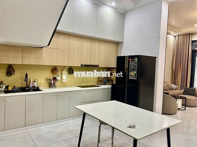 Nhà phố xinh DT 5x23, 2 lầu, mặt tiền kinh doanh,gần ngã 5 Chợ Đầu Mối