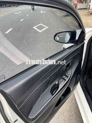 cần bán Toyota Vios 2015 số sàn đang sử dụng