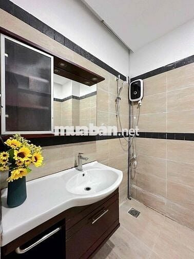 CHO THUÊ CHDV 1PN BAN CÔNG CAO CẤP THANG MÁY HẦM XE GIÁP QUẬN 3