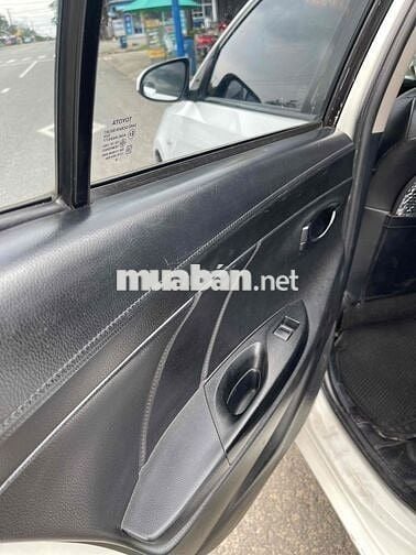 cần bán Toyota Vios 2015 số sàn đang sử dụng