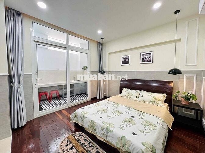 CHO THUÊ CHDV 1PN BAN CÔNG CAO CẤP THANG MÁY HẦM XE GIÁP QUẬN 3