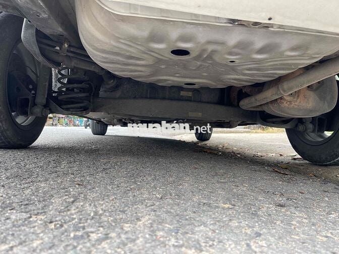 cần bán Toyota Vios 2015 số sàn đang sử dụng