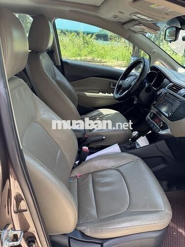 KIA Rio 2015 Hatchback Nâu