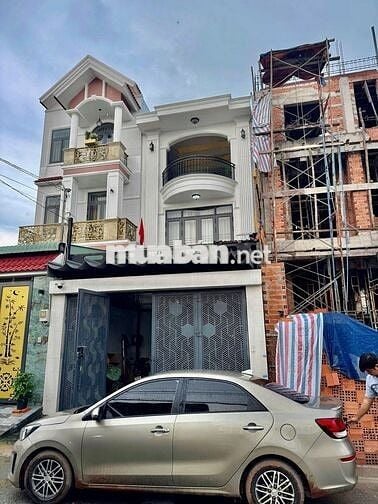 Nhà phố xinh DT 5x23, 2 lầu, mặt tiền kinh doanh,gần ngã 5 Chợ Đầu Mối