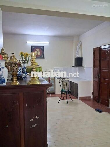 Cho thuê tập thể tầng 5 phố Võ Thị Sáu - 60m2 - 2 ngủ - 8 triệu