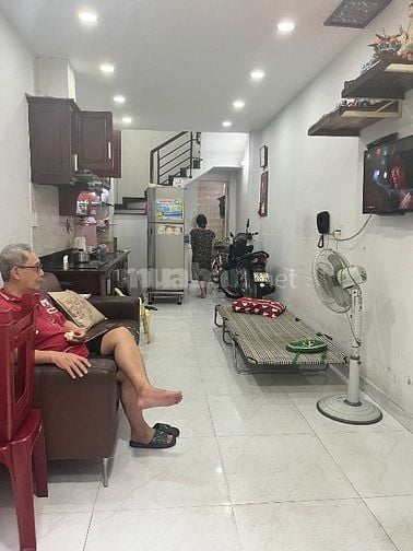 Nhà đẹp 2 PHÒNG NGỦ Nguyễn CẢNH CHÂN. Có sân thượng 