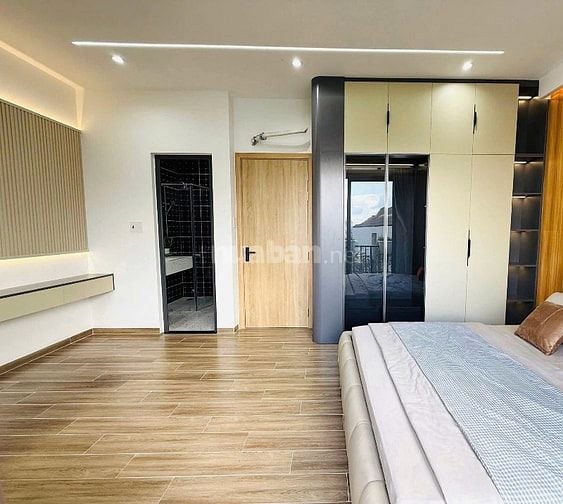 Chú Năm kẹt tiền bán nhà 53m2 Trần Quang Diệu,Q3.