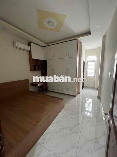 Cho thuê nhà đủ nội thất, sân oto gẩn chợ Dĩ An 1, gần siêu thị Go