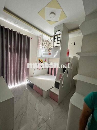 Cho thuê nhà đủ nội thất, sân oto gẩn chợ Dĩ An 1, gần siêu thị Go