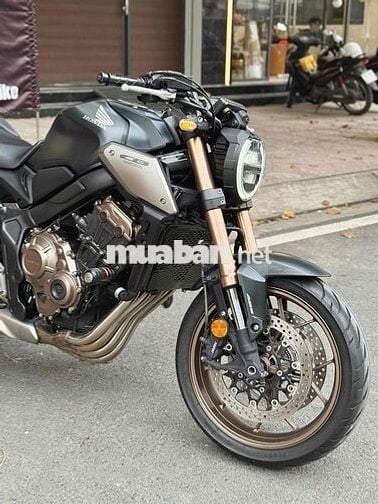 Honda CB650R đời 2022 – Xe đẹp, máy nguyên bản, gi