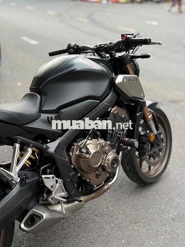 Honda CB650R đời 2022 – Xe đẹp, máy nguyên bản, gi