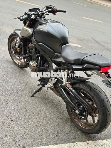 Honda CB650R đời 2022 – Xe đẹp, máy nguyên bản, gi