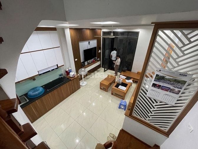 TRUNG KÍNH - 3 BƯỚC RA OTO - NHÀ ĐẸP FULL NỘI THẤT - XÁCH VALI VỀ Ở - 