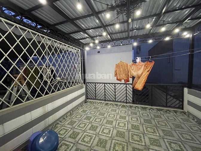 TRUNG KÍNH - 3 BƯỚC RA OTO - NHÀ ĐẸP FULL NỘI THẤT - XÁCH VALI VỀ Ở - 