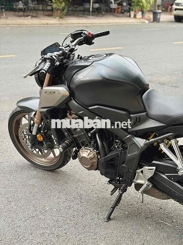 Honda CB650R đời 2022 – Xe đẹp, máy nguyên bản, gi