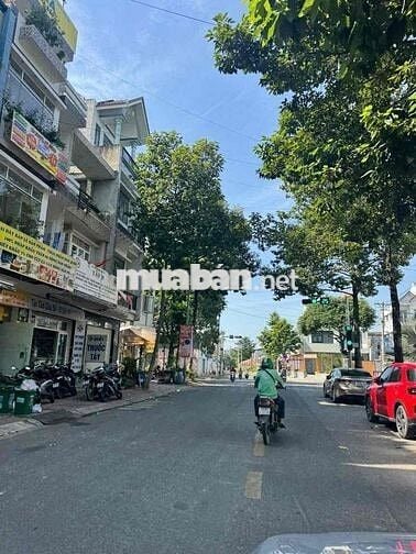bán lô đât mặt tiền đường Võ Thị Sáu gần siêu thị bigc ( go) dĩ an