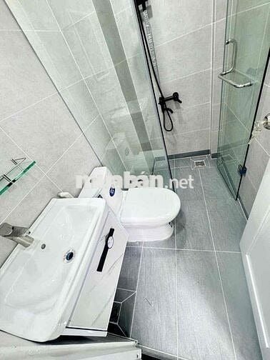 CĂN HỘ NGĂN BẾP BAN CÔNG QUẬN 1, MÁY GIẶT RIÊNG, CỐNG QUỲNH, CV 23/9