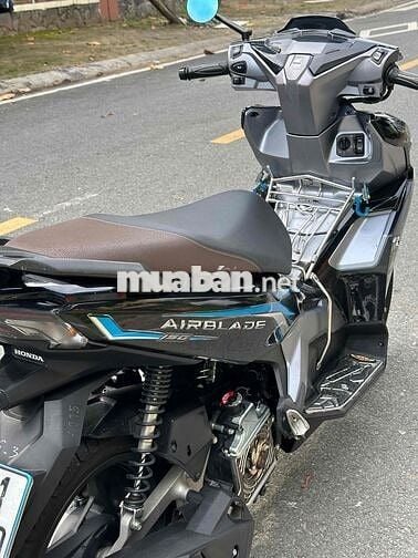 AB 150 chính chủ kí giấy