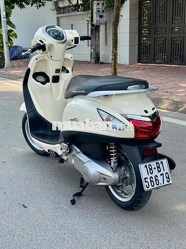 Yamaha Grande 125cc màu Kem