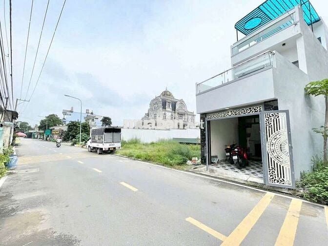 5tỷ5 CĂN NHÀ MẶT TIỀN NHỰA KINH DOANH BUÔN BÁN DĨ AN