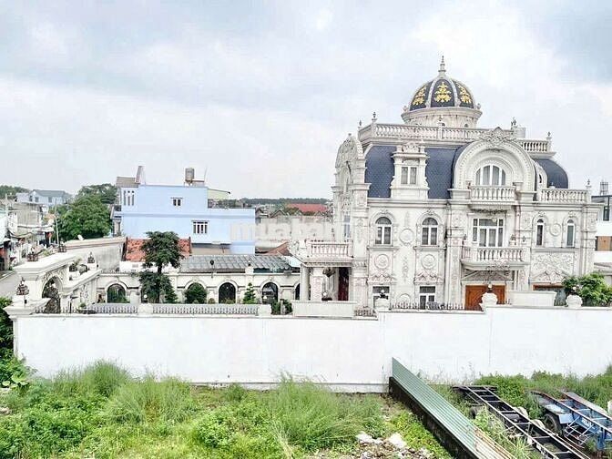 5tỷ5 CĂN NHÀ MẶT TIỀN NHỰA KINH DOANH BUÔN BÁN DĨ AN