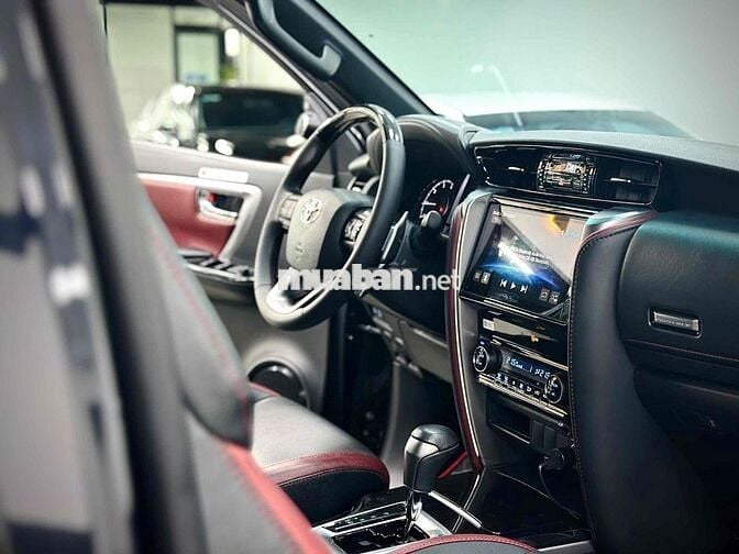 🚘 Toyota Fortuner Legender 2025 - Xe Lướt Siêu Đẹp