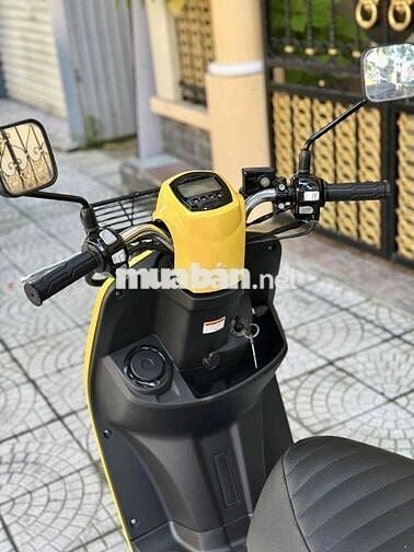 Yamaha Cuxi màu Vàng